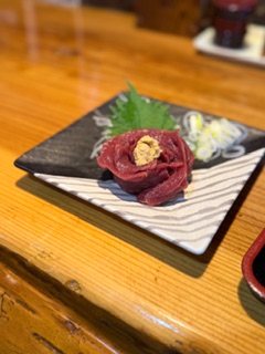 下山メシ 馬刺し