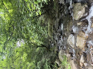 小川